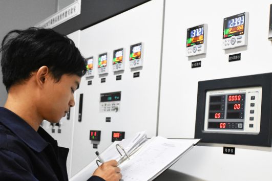 品牌榮譽|格美粵空氣能被授予“質量品牌培育企業”牌匾