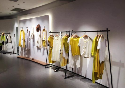 SNVA上為照明為例外女裝全場燈光設計并提供優質燈具