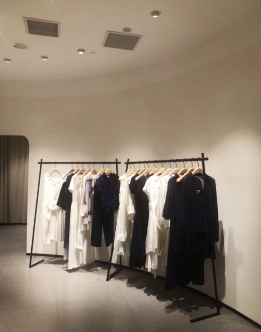 SNVA上為照明為例外女裝全場燈光設計并提供優質燈具