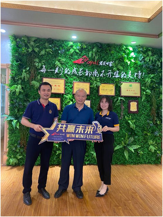 君匠世家藝術壁材 攜手華南理工大學涂偉萍教授技術創新