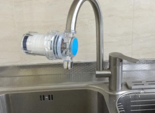 想提升水質(zhì)怎么辦?購買凈水器要技巧,三步驟幫你解決難題 想提升水質(zhì)怎么辦?購買凈水器要技巧,三步驟幫你解決難題