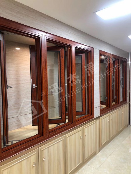 鋁合金門窗滑撐,迅杰一路向前、永不止步! 鋁合金門窗滑撐,迅杰一路向前、永不止步!