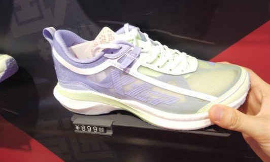 兼具實力和顏值的三款高性價比跑鞋,你最喜歡哪一款? 兼具實力和顏值的三款高性價比跑鞋,你最喜歡哪一款?