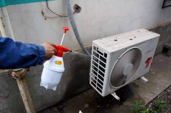 空調外機日常風吹雨淋,需要為其遮擋嗎?聽聽師傅怎么說 空調外機日常風吹雨淋,需要為其遮擋嗎?聽聽師傅怎么說