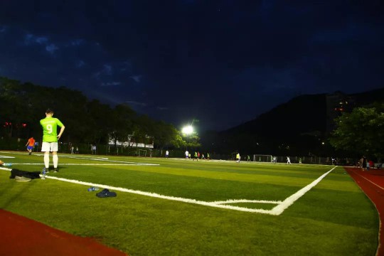 分析:LED會否會占領(lǐng)足球場照明? 分析:LED會否會占領(lǐng)足球場照明?