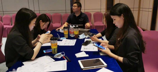 華藝廣場攜手六大原創燈飾品牌創始人嗨爆直播間！