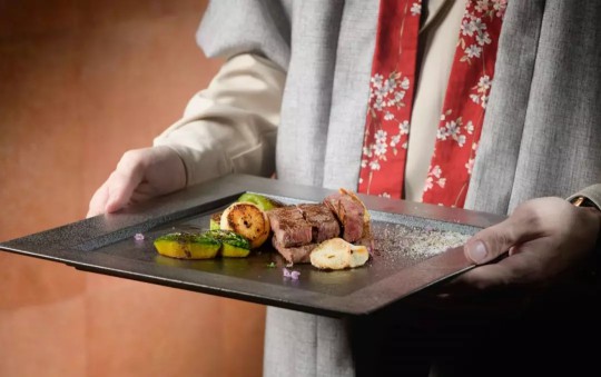 工程案例|寶輝燈飾助力萊佛士酒店打造奢華傳奇！