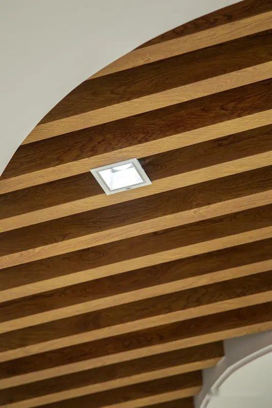 雷士商業照明|揭秘室內商業購物中心光環境的營造