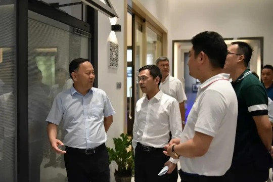 熱烈歡迎佛山市趙海副市長(zhǎng)一行蒞臨億合門窗調(diào)研指導(dǎo)