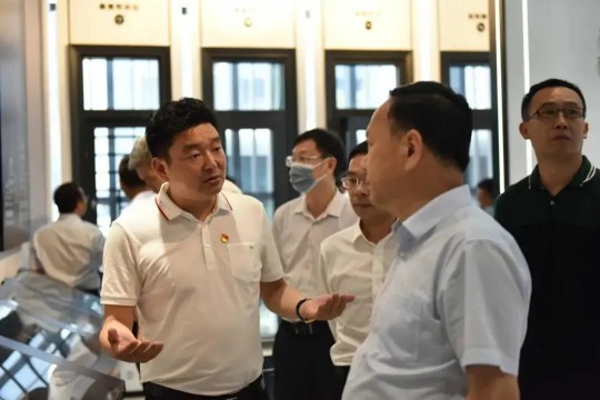 熱烈歡迎佛山市趙海副市長(zhǎng)一行蒞臨億合門窗調(diào)研指導(dǎo)