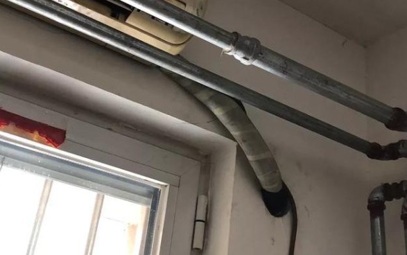 空調掛機排水管與空調眼一樣高,可以嗎? 空調掛機排水管與空調眼一樣高,可以嗎?