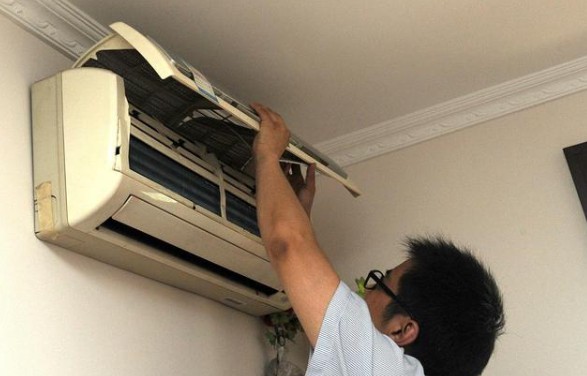 空調掛機排水管與空調眼一樣高,可以嗎? 空調掛機排水管與空調眼一樣高,可以嗎?