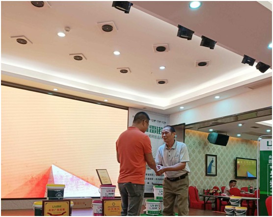 共奮進 筑未來 雷諾瓷磚膠答謝聯誼會 現場反響熱烈 共奮進 筑未來 雷諾瓷磚膠答謝聯誼會 現場反響熱烈