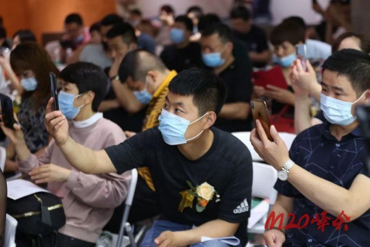 順成陶瓷集團(tuán)“順動(dòng)智能系統(tǒng)"于廣東佛山正式發(fā)布并啟動(dòng) 順成陶瓷集團(tuán)“順動(dòng)智能系統(tǒng)"于廣東佛山正式發(fā)布并啟動(dòng)