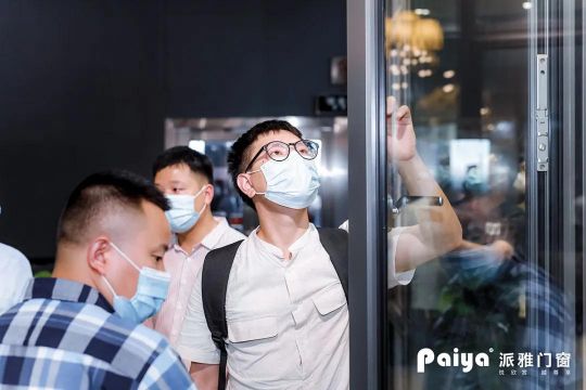 人氣爆棚超震撼!!派雅門窗攜“至臻新品”驚艷建博會！ 