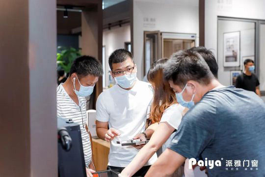 人氣爆棚超震撼!!派雅門窗攜“至臻新品”驚艷建博會！ 