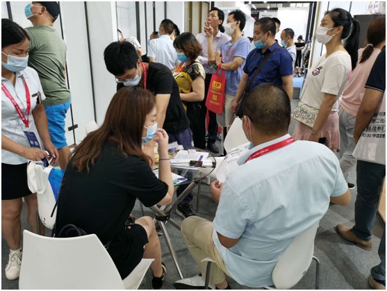 雅利斯淋浴房閃耀廣州建博會,見證品牌實力 雅利斯淋浴房閃耀廣州建博會,見證品牌實力