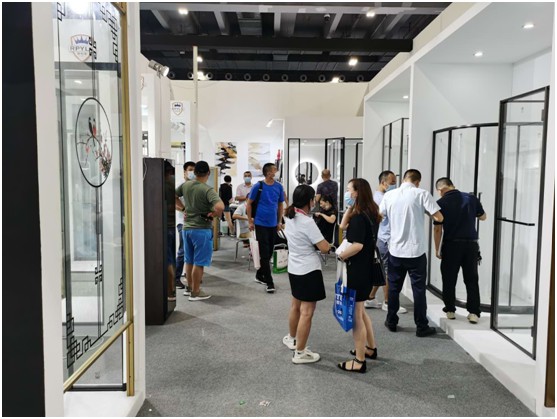 雅利斯淋浴房閃耀廣州建博會,見證品牌實力 雅利斯淋浴房閃耀廣州建博會,見證品牌實力