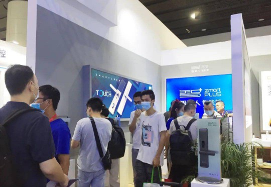 建博會上各大智能家居品牌產品奪目,經銷商打開下半年市場可參考 建博會上各大智能家居品牌產品奪目,經銷商打開下半年市場可參考