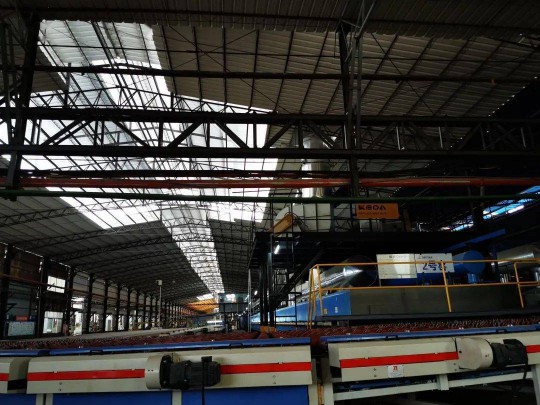 羅曼企業第二生產基地高坑生產基地二號線窯爐順利出磚 羅曼企業第二生產基地高坑生產基地二號線窯爐順利出磚