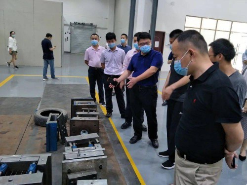 全面落實“深瑞LED合作十條”，一批LED企業考察江西瑞昌 