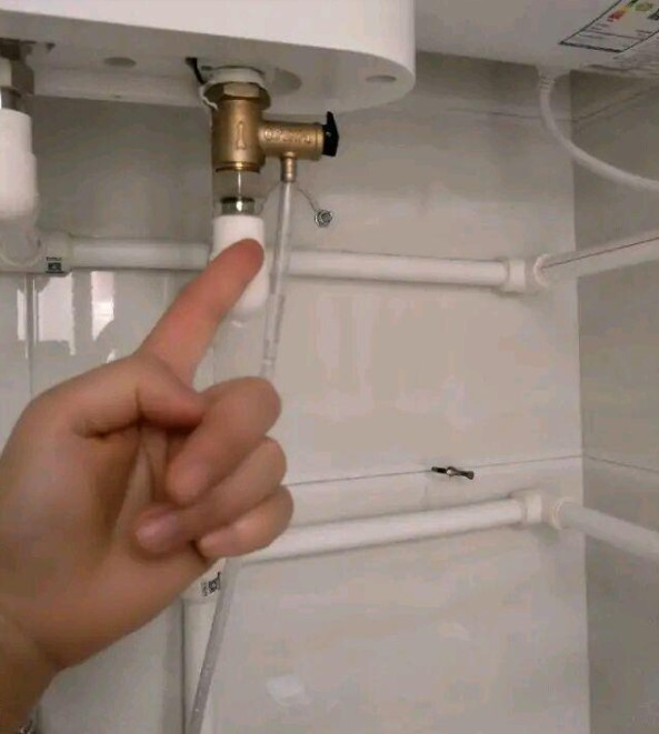 熱水器爆炸的警示,細節到每一口螺絲都要注意 熱水器爆炸的警示,細節到每一口螺絲都要注意