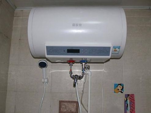 家里熱水器裝燃氣還是電好?一聽老電工說的話,后悔我家裝不對。 家里熱水器裝燃氣還是電好?一聽老電工說的話,后悔我家裝不對。