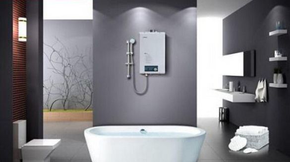 家里熱水器裝燃氣還是電好?一聽老電工說的話,后悔我家裝不對。 家里熱水器裝燃氣還是電好?一聽老電工說的話,后悔我家裝不對。