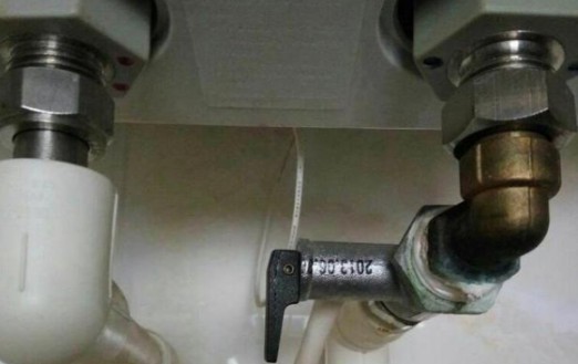 電熱水器加熱時水管老滴水，需要找到解決方法才行