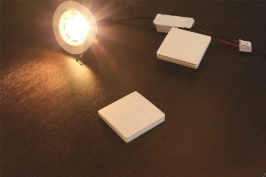 產品測評|鴻雁無源無線隨意貼開關，隨心智能控制