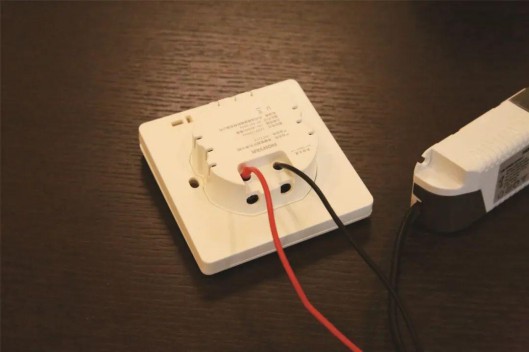 產品測評|鴻雁無源無線隨意貼開關，隨心智能控制