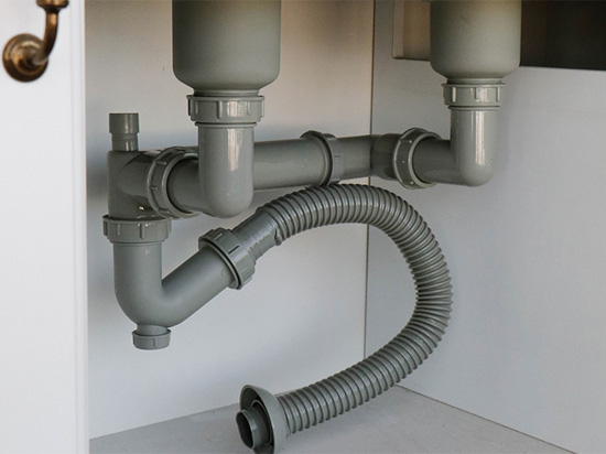 水槽下水管到底在什么位置？細(xì)節(jié)中的細(xì)節(jié)