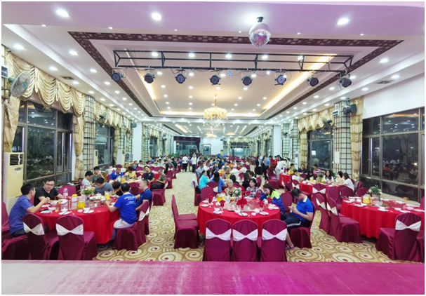 南天涂料家人歡聚一堂,同賀中秋國慶!